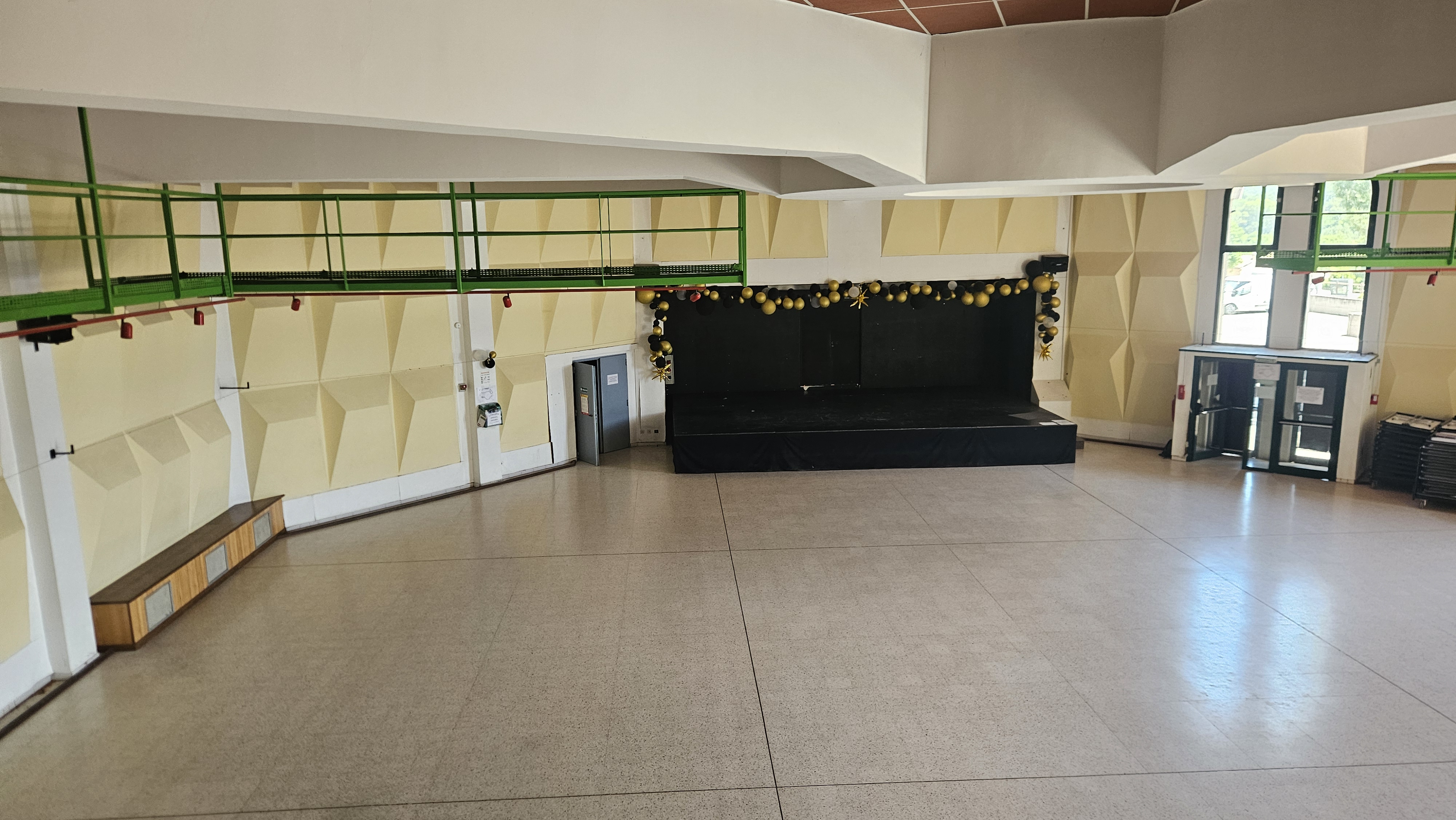 1 - Salle Polyvalente du Pays d'Aigues
